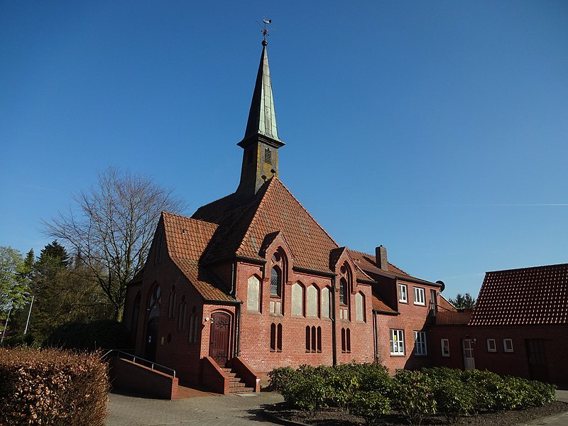 Außenansicht der Kreuzkirche in Marcardsmoor